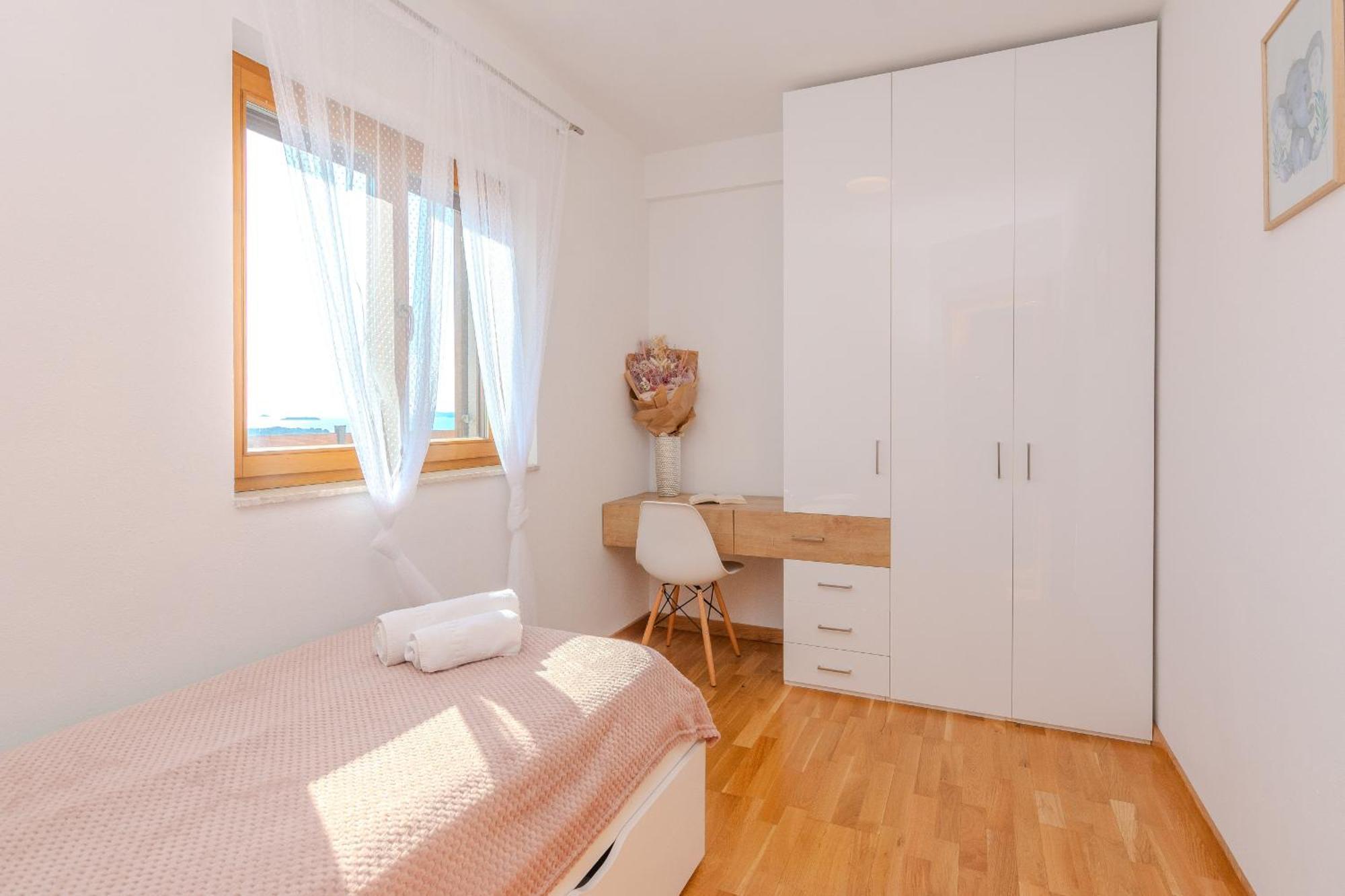 Holiday Home Lucy Pakostane Exterior photo